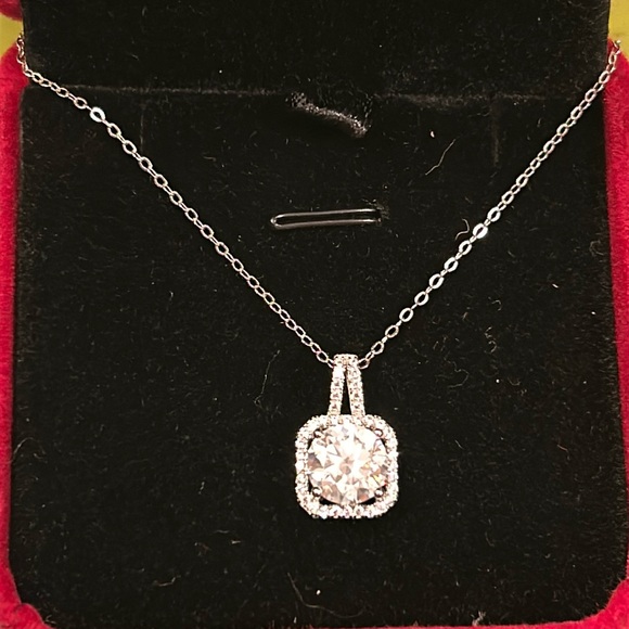 🤩💎Moissanite 2 Carat Round Halo Square Silver Pendant Necklace - Picture 2 of 13
